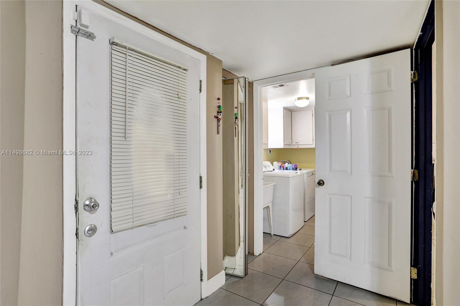 952 Mockingbird Ln 605B, Plantation, Florida 33324, 4 Bedrooms Bedrooms, ,2 BathroomsBathrooms,Residential,For Sale,952 Mockingbird Ln 605B,A11498682