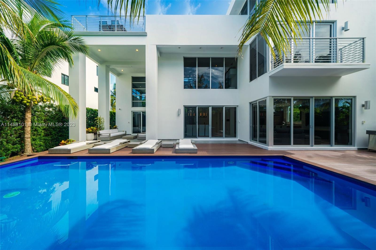 261 189th St, Sunny Isles Beach, Florida 33160, 4 Bedrooms Bedrooms, ,3 BathroomsBathrooms,Residential,For Sale,261 189th St,A11498101