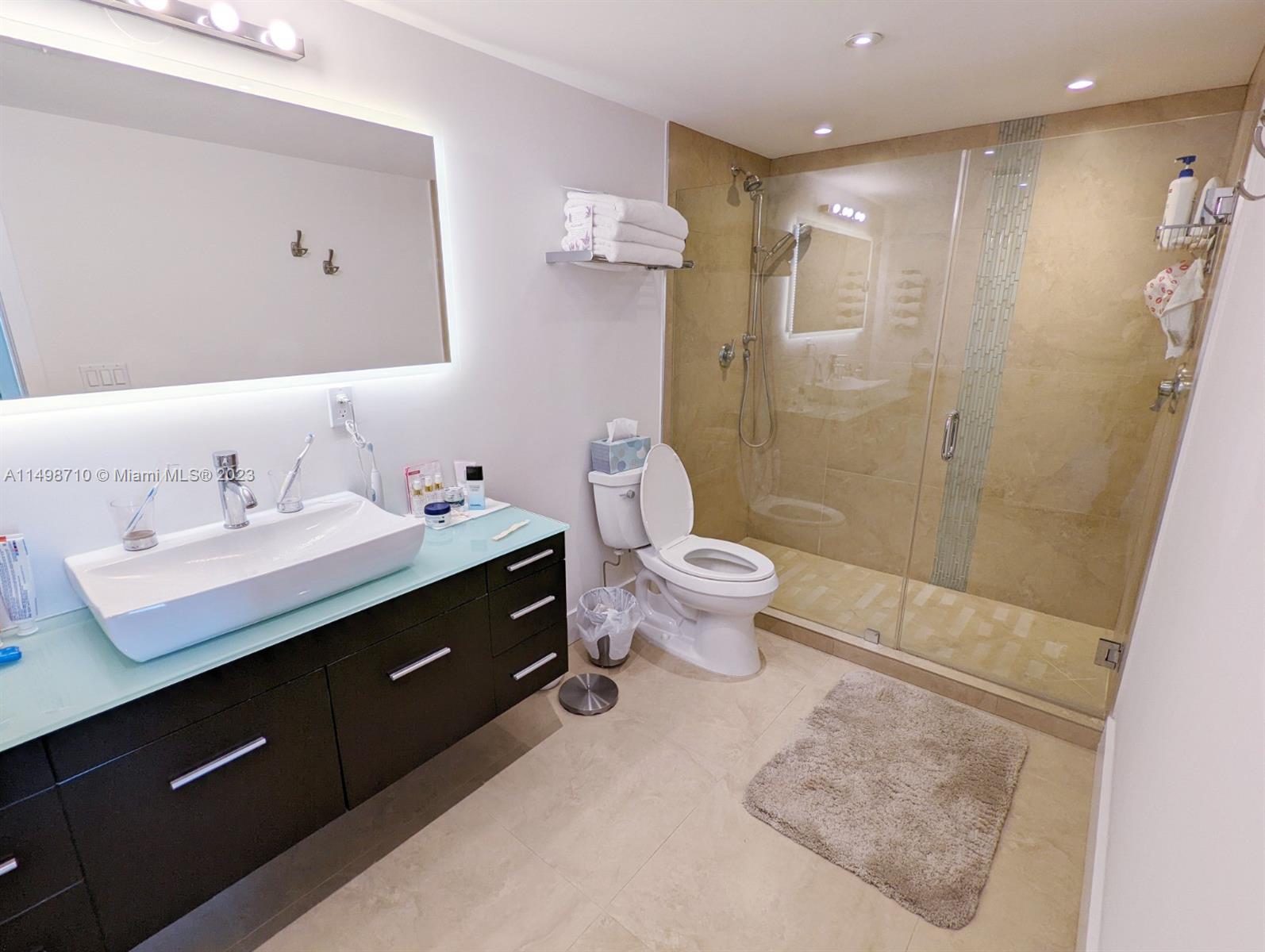 9273 Collins Ave 1004, Surfside, Florida 33154, 2 Bedrooms Bedrooms, ,2 BathroomsBathrooms,Residentiallease,For Rent,9273 Collins Ave 1004,A11498710