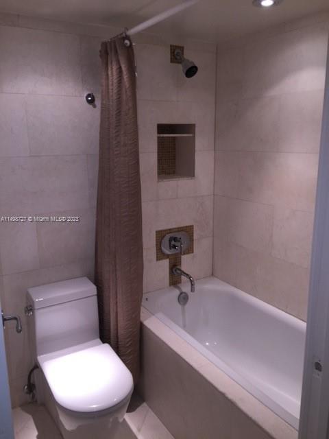 20225 NE 34th Ct 812, Aventura, Florida 33180, 2 Bedrooms Bedrooms, ,2 BathroomsBathrooms,Residentiallease,For Rent,20225 NE 34th Ct 812,A11498727