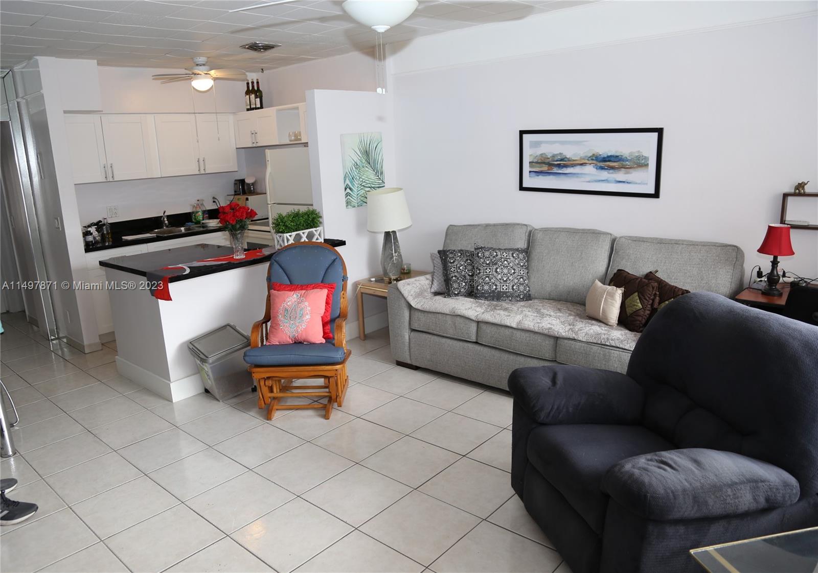 815 SW 10th Ter 4V, Hallandale Beach, Florida 33009, 1 Bedroom Bedrooms, ,1 BathroomBathrooms,Residential,For Sale,815 SW 10th Ter 4V,A11497871