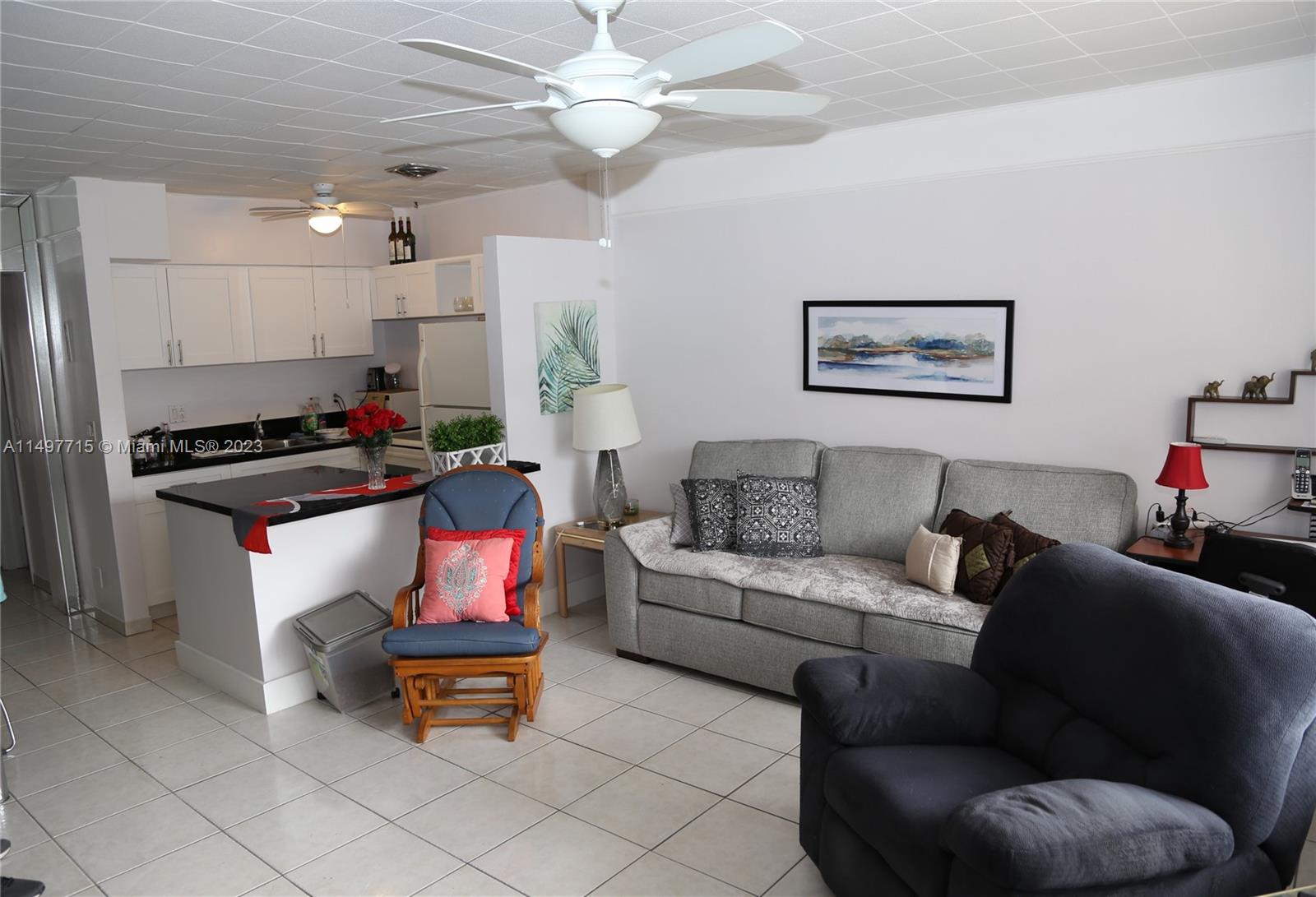 815 SW 10th Ter 4V, Hallandale Beach, Florida 33009, 1 Bedroom Bedrooms, ,1 BathroomBathrooms,Residentiallease,For Rent,815 SW 10th Ter 4V,A11497715