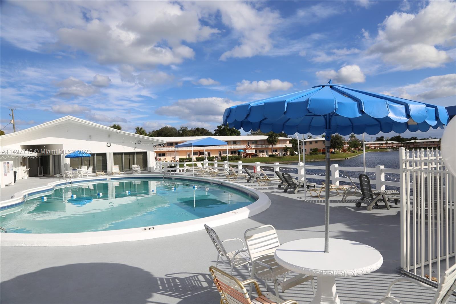 815 SW 10th Ter 4V, Hallandale Beach, Florida 33009, 1 Bedroom Bedrooms, ,1 BathroomBathrooms,Residentiallease,For Rent,815 SW 10th Ter 4V,A11497715