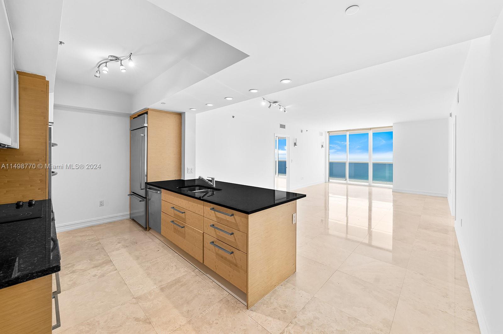 1830 S Ocean Dr UP-5004, Hallandale Beach, Florida 33009, 3 Bedrooms Bedrooms, ,3 BathroomsBathrooms,Residentiallease,For Rent,1830 S Ocean Dr UP-5004,A11498770