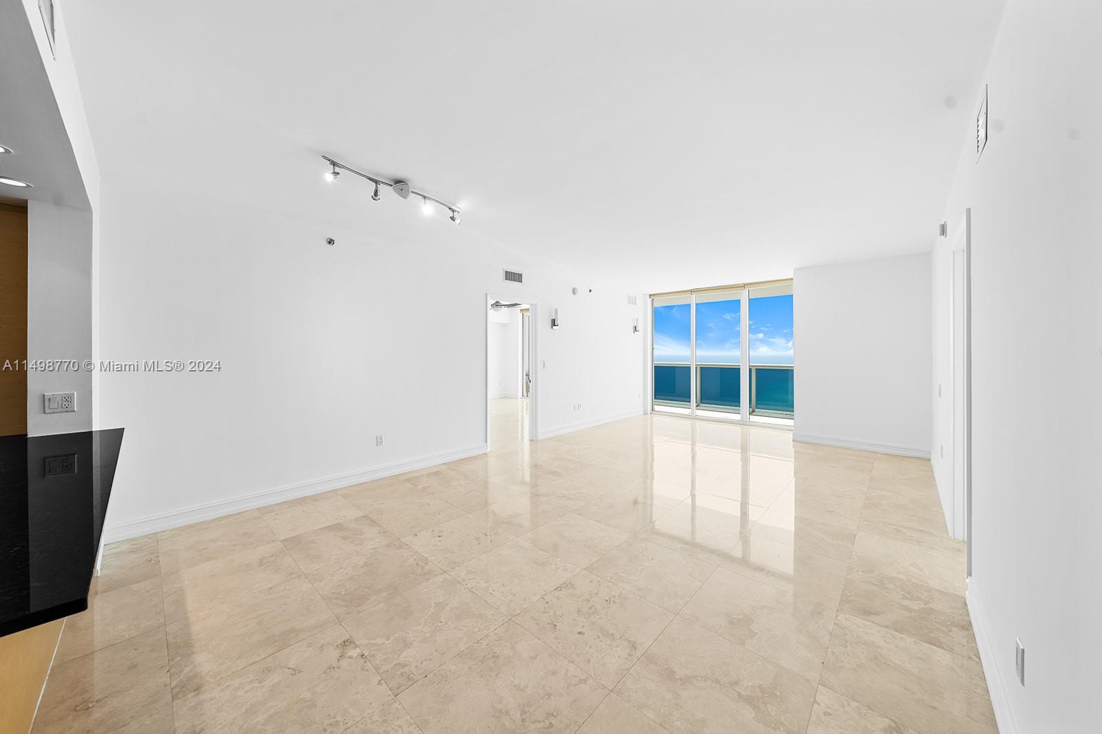 1830 S Ocean Dr UP-5004, Hallandale Beach, Florida 33009, 3 Bedrooms Bedrooms, ,3 BathroomsBathrooms,Residentiallease,For Rent,1830 S Ocean Dr UP-5004,A11498770