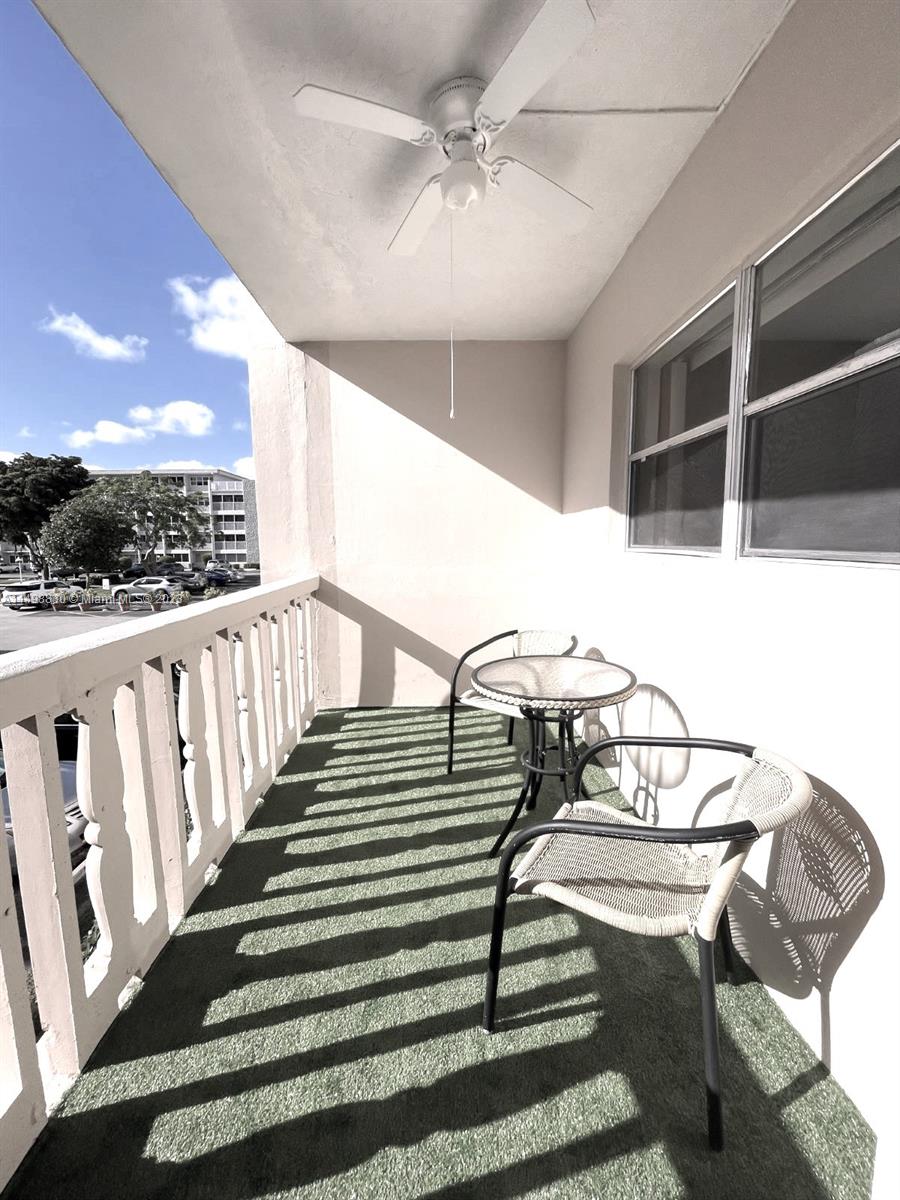 410 SE 2nd St 206, Hallandale Beach, Florida 33009, 1 Bedroom Bedrooms, ,1 BathroomBathrooms,Residential,For Sale,410 SE 2nd St 206,A11498830
