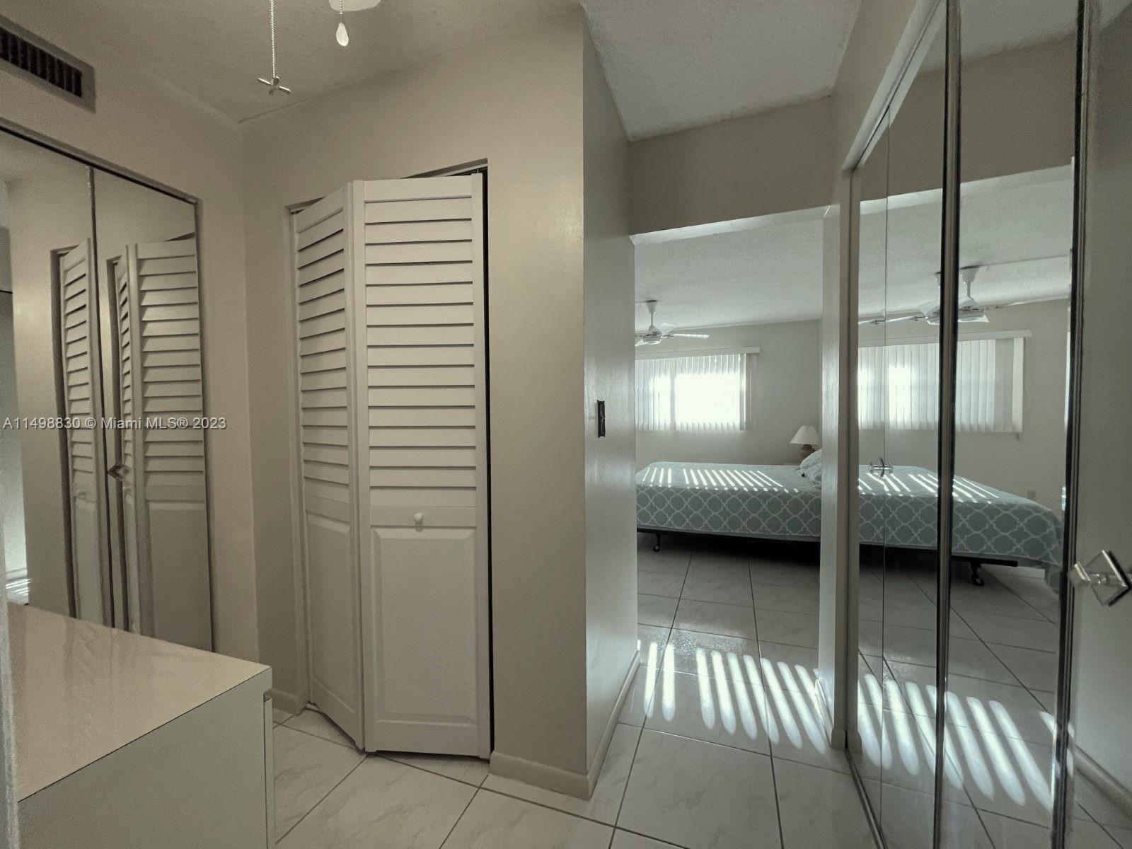 410 SE 2nd St 206, Hallandale Beach, Florida 33009, 1 Bedroom Bedrooms, ,1 BathroomBathrooms,Residential,For Sale,410 SE 2nd St 206,A11498830