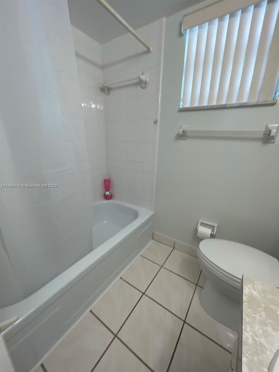 410 SE 2nd St 206, Hallandale Beach, Florida 33009, 1 Bedroom Bedrooms, ,1 BathroomBathrooms,Residential,For Sale,410 SE 2nd St 206,A11498830