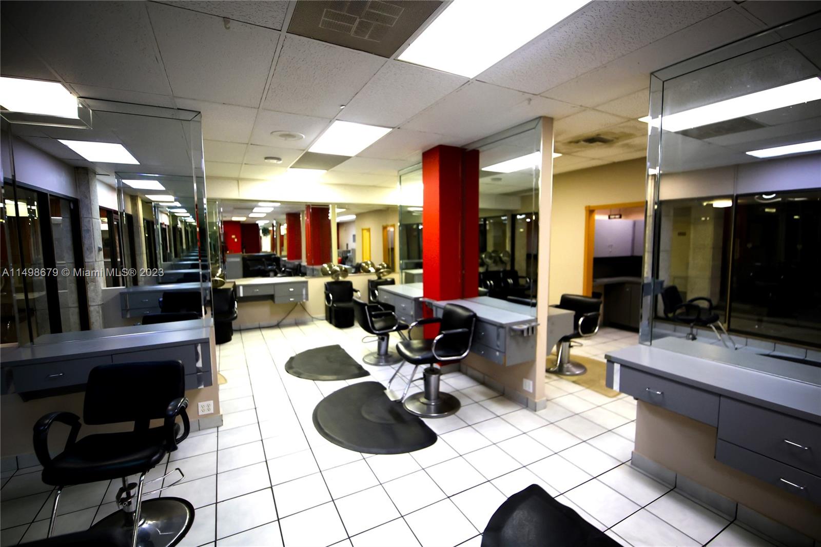 1980 S Ocean Dr L1, Hallandale Beach, Florida 33009, ,Commerciallease,For Rent,1980 S Ocean Dr L1,A11498679