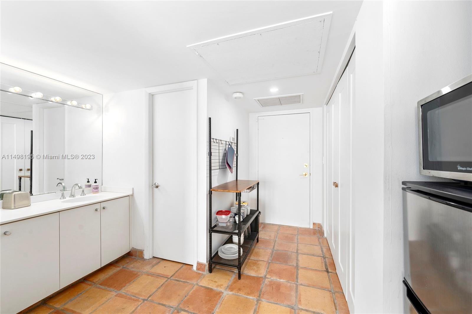 11111 Biscayne Blvd 905, Miami, Florida 33181, 2 Bedrooms Bedrooms, ,2 BathroomsBathrooms,Residential,For Sale,11111 Biscayne Blvd 905,A11498195