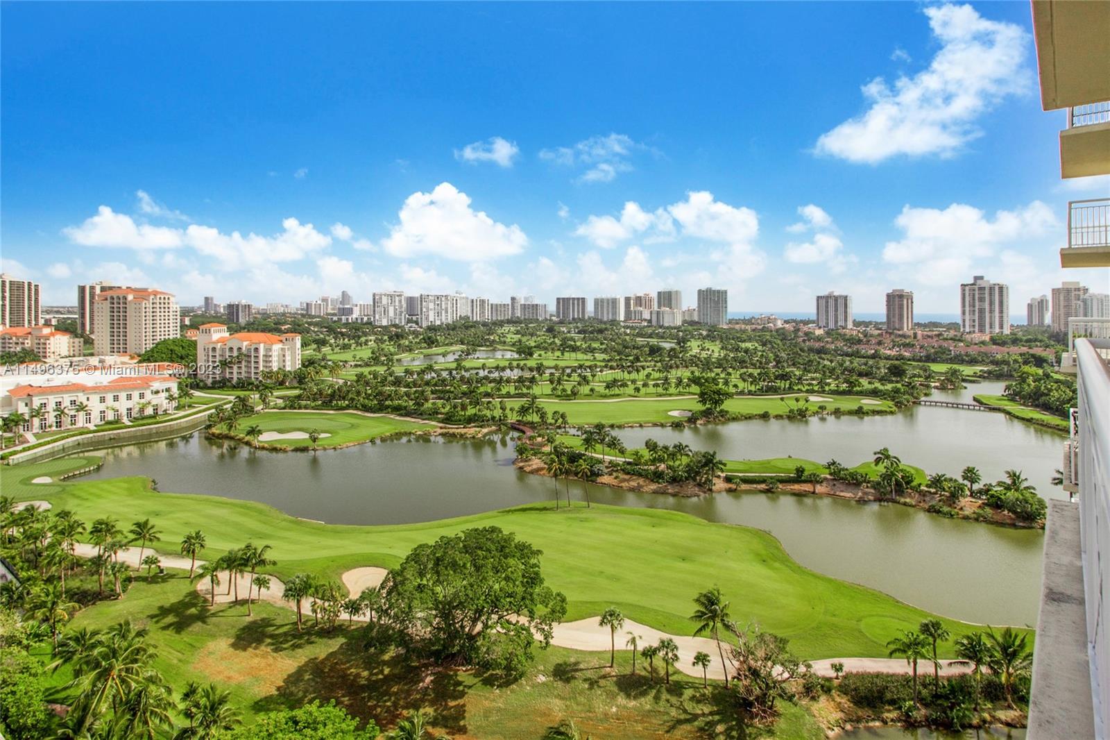 19501 W Country Club Dr 1813, Aventura, Florida 33180, 2 Bedrooms Bedrooms, ,2 BathroomsBathrooms,Residentiallease,For Rent,19501 W Country Club Dr 1813,A11496375