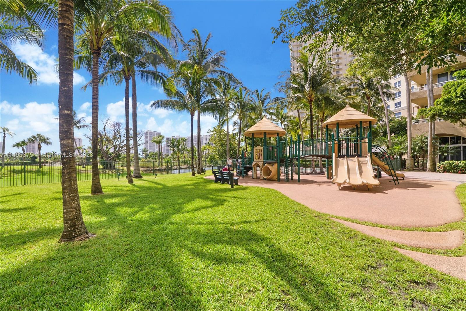 19501 W Country Club Dr 1813, Aventura, Florida 33180, 2 Bedrooms Bedrooms, ,2 BathroomsBathrooms,Residentiallease,For Rent,19501 W Country Club Dr 1813,A11496375