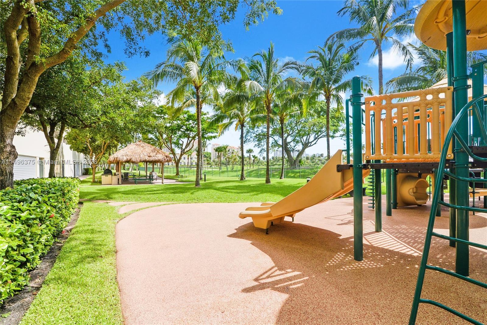 19501 W Country Club Dr 1813, Aventura, Florida 33180, 2 Bedrooms Bedrooms, ,2 BathroomsBathrooms,Residentiallease,For Rent,19501 W Country Club Dr 1813,A11496375