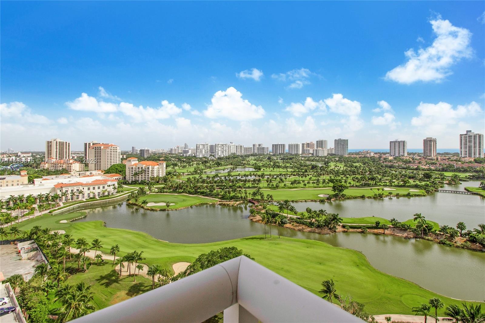 19501 W Country Club Dr 1813, Aventura, Florida 33180, 2 Bedrooms Bedrooms, ,2 BathroomsBathrooms,Residentiallease,For Rent,19501 W Country Club Dr 1813,A11496375