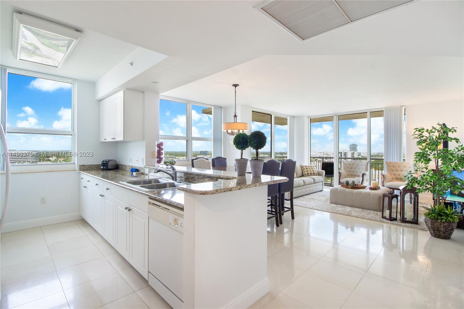 19501 W Country Club Dr 1813, Aventura, Florida 33180, 2 Bedrooms Bedrooms, ,2 BathroomsBathrooms,Residentiallease,For Rent,19501 W Country Club Dr 1813,A11496375