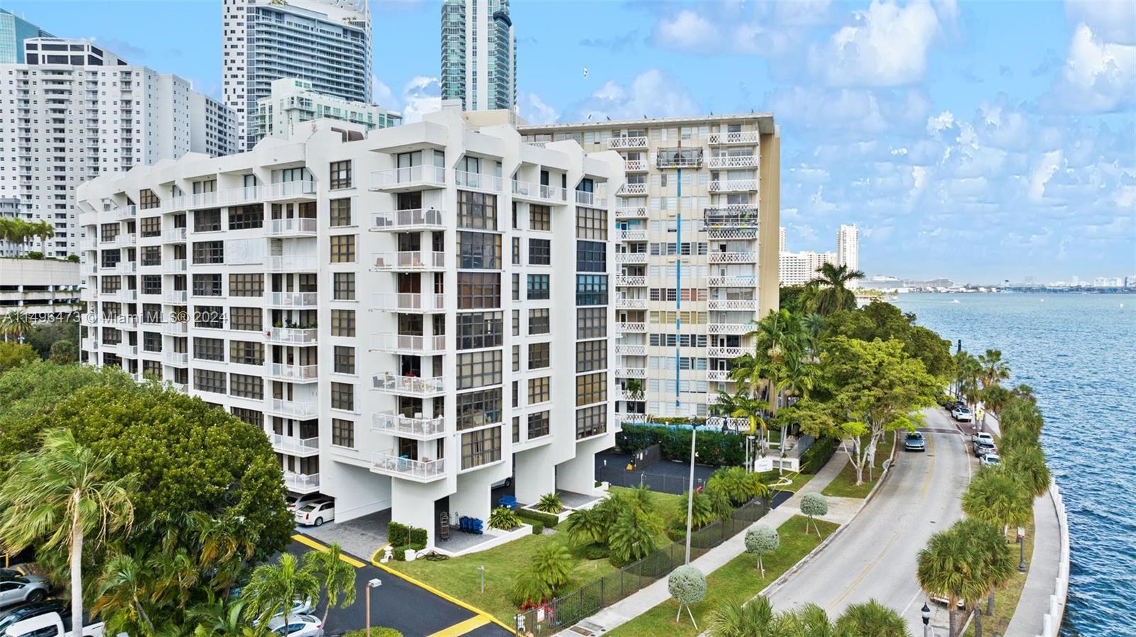 1440 Brickell Bay Dr, Miami, FL, 33131 United States, 2 Bedrooms Bedrooms, ,2 BathroomsBathrooms,Residential,For Sale,Brickell Bay Dr,A11496473