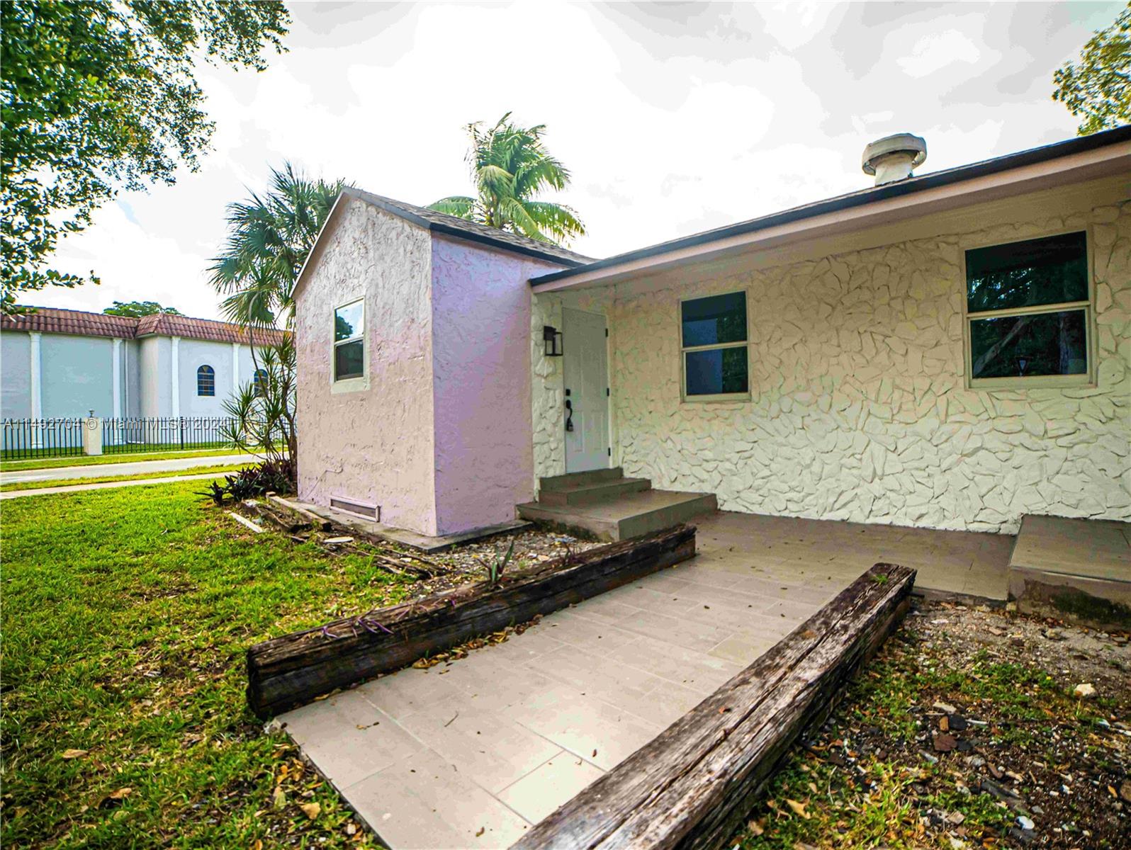 Hollywood, Florida 33021, 1 Bedroom Bedrooms, ,1 BathroomBathrooms,Residentiallease,For Rent,A11492704