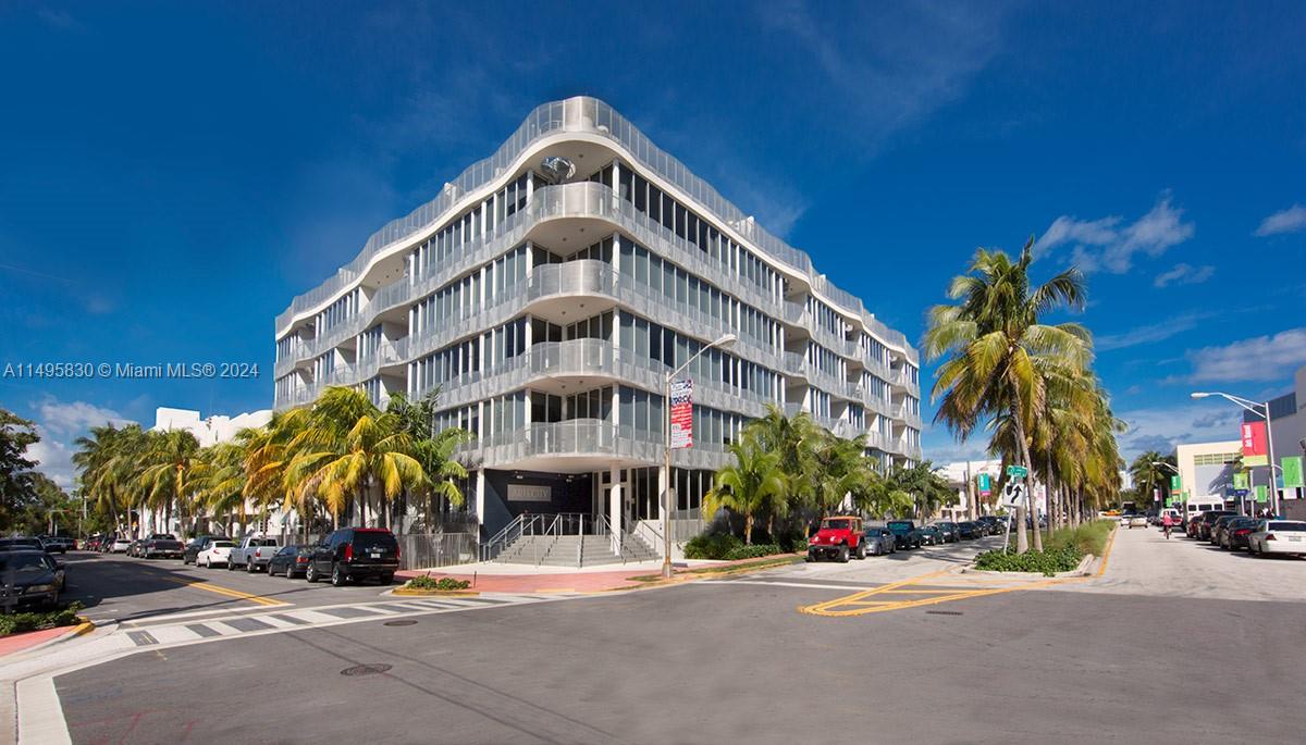 2155  Washington Ct #207 For Sale A11495830, FL