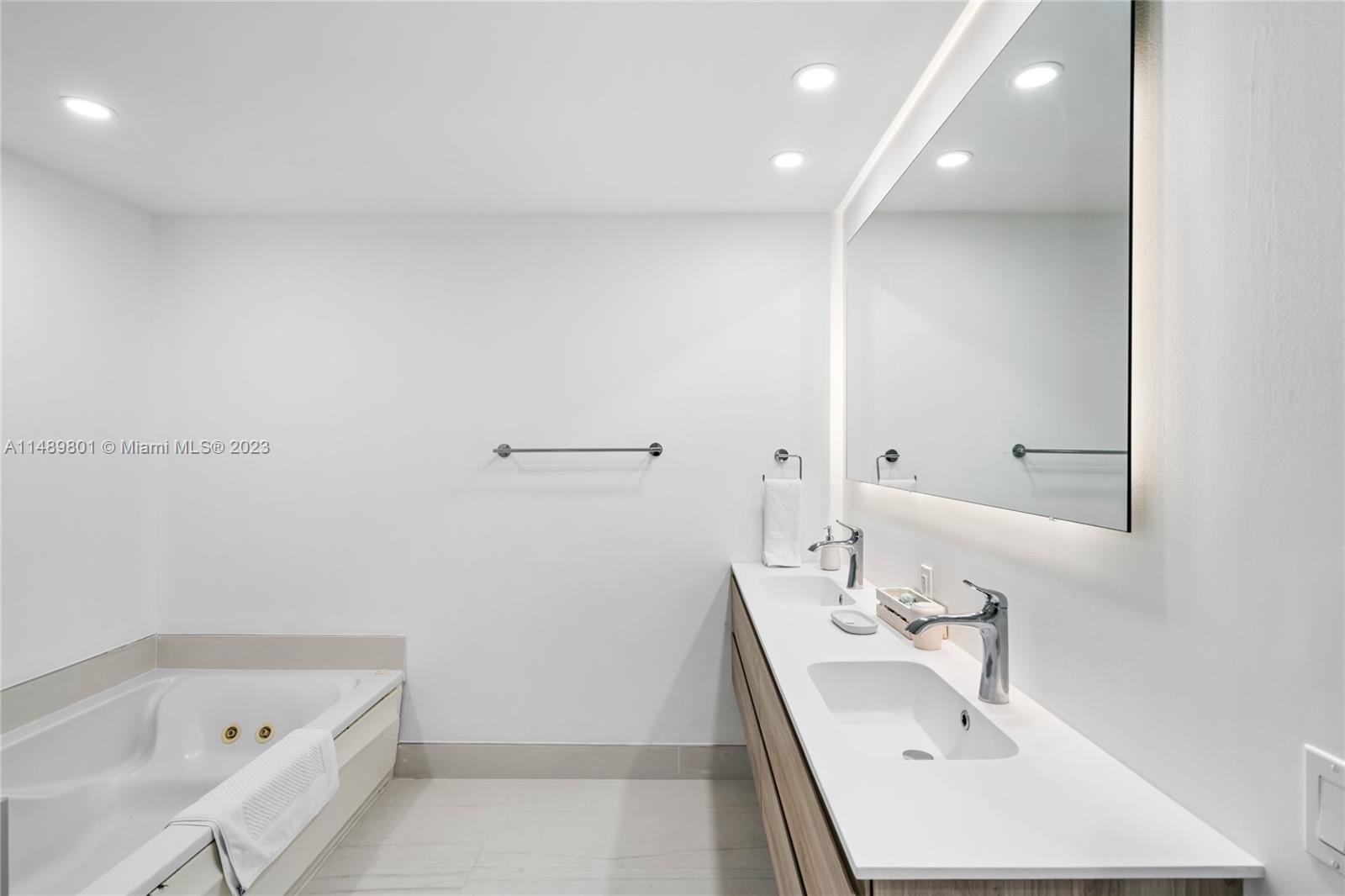 17375 Collins Ave 2603, Sunny Isles Beach, Florida 33160, 3 Bedrooms Bedrooms, ,2 BathroomsBathrooms,Residential,For Sale,17375 Collins Ave 2603,A11489801