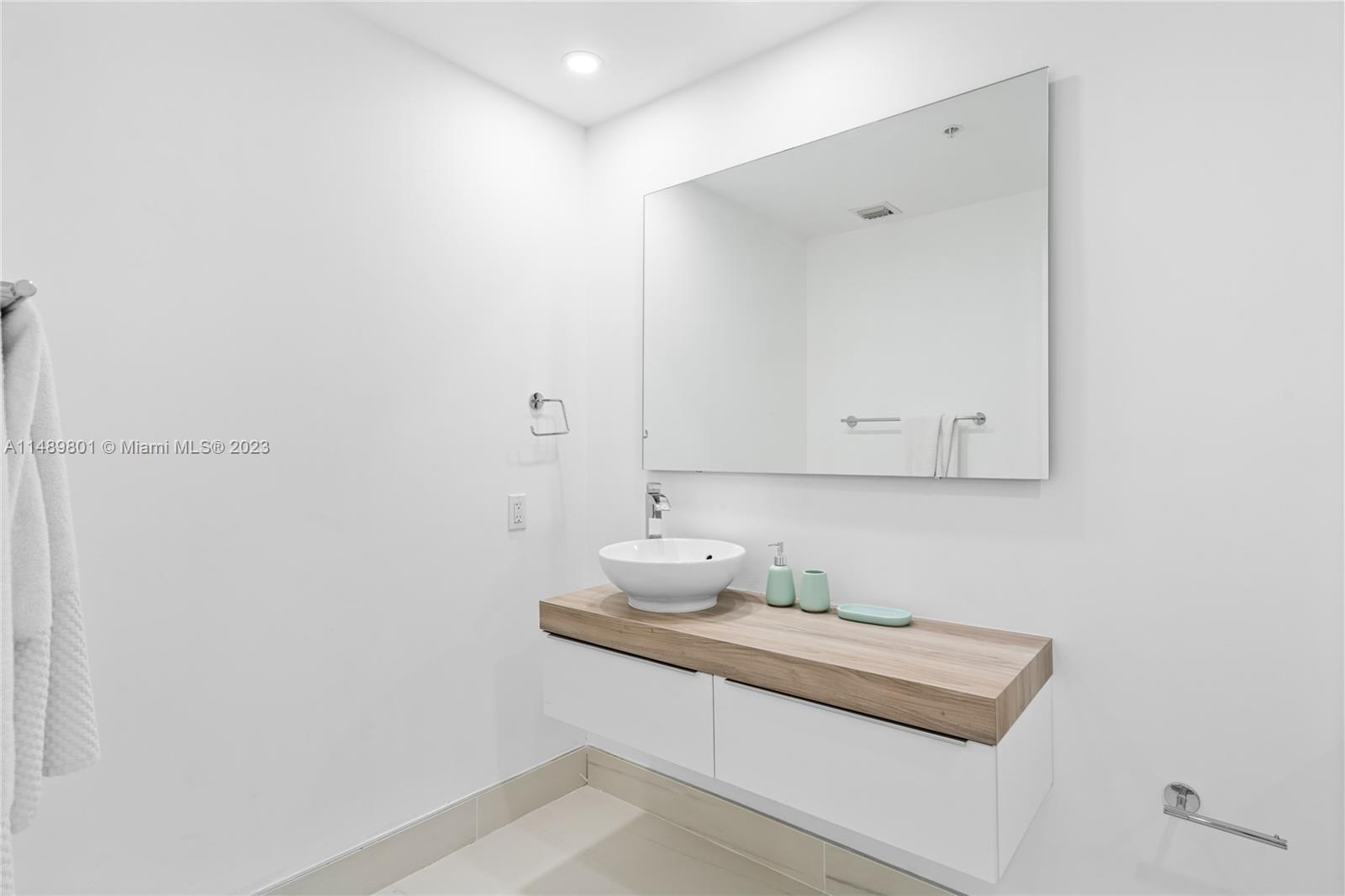 17375 Collins Ave 2603, Sunny Isles Beach, Florida 33160, 3 Bedrooms Bedrooms, ,2 BathroomsBathrooms,Residential,For Sale,17375 Collins Ave 2603,A11489801