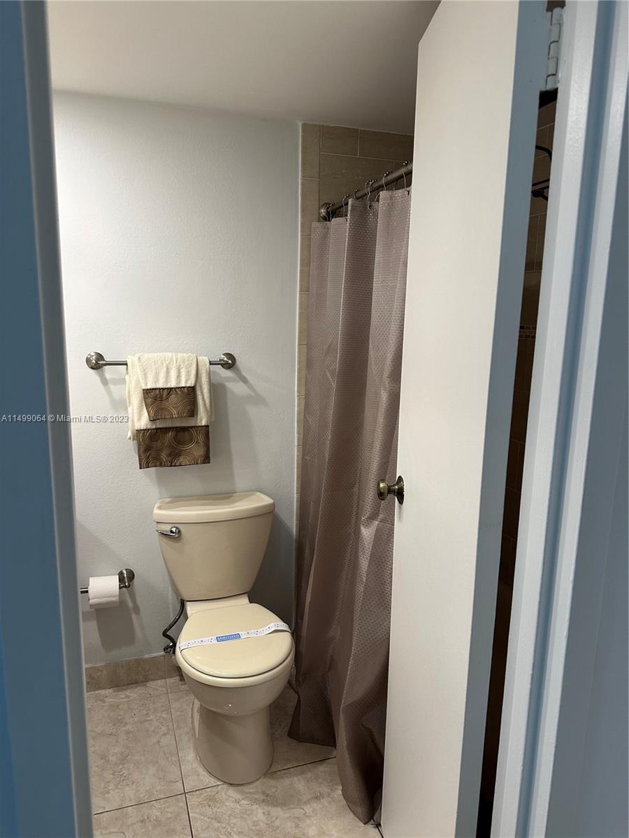 210 172nd St 523, Sunny Isles Beach, Florida 33160, 1 Bedroom Bedrooms, ,1 BathroomBathrooms,Residential,For Sale,210 172nd St 523,A11499064