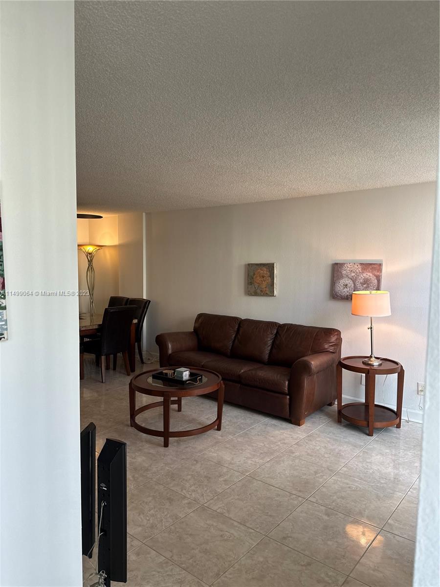 210 172nd St 523, Sunny Isles Beach, Florida 33160, 1 Bedroom Bedrooms, ,1 BathroomBathrooms,Residential,For Sale,210 172nd St 523,A11499064