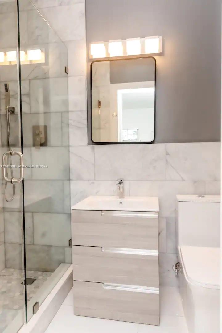1050 NE 150th St, Miami, Florida 33161, 4 Bedrooms Bedrooms, ,3 BathroomsBathrooms,Residential,For Sale,1050 NE 150th St,A11499043