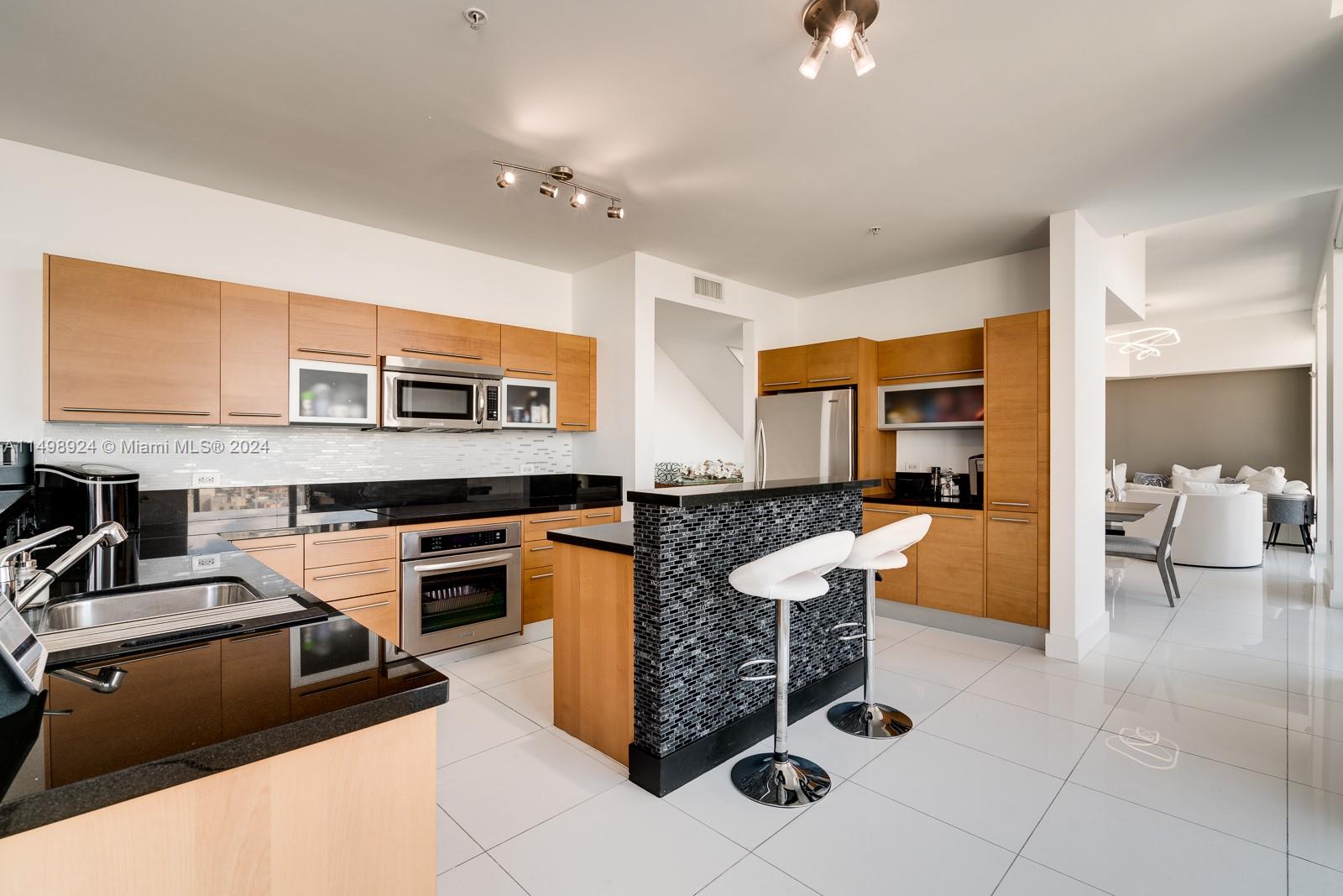 Primary suite