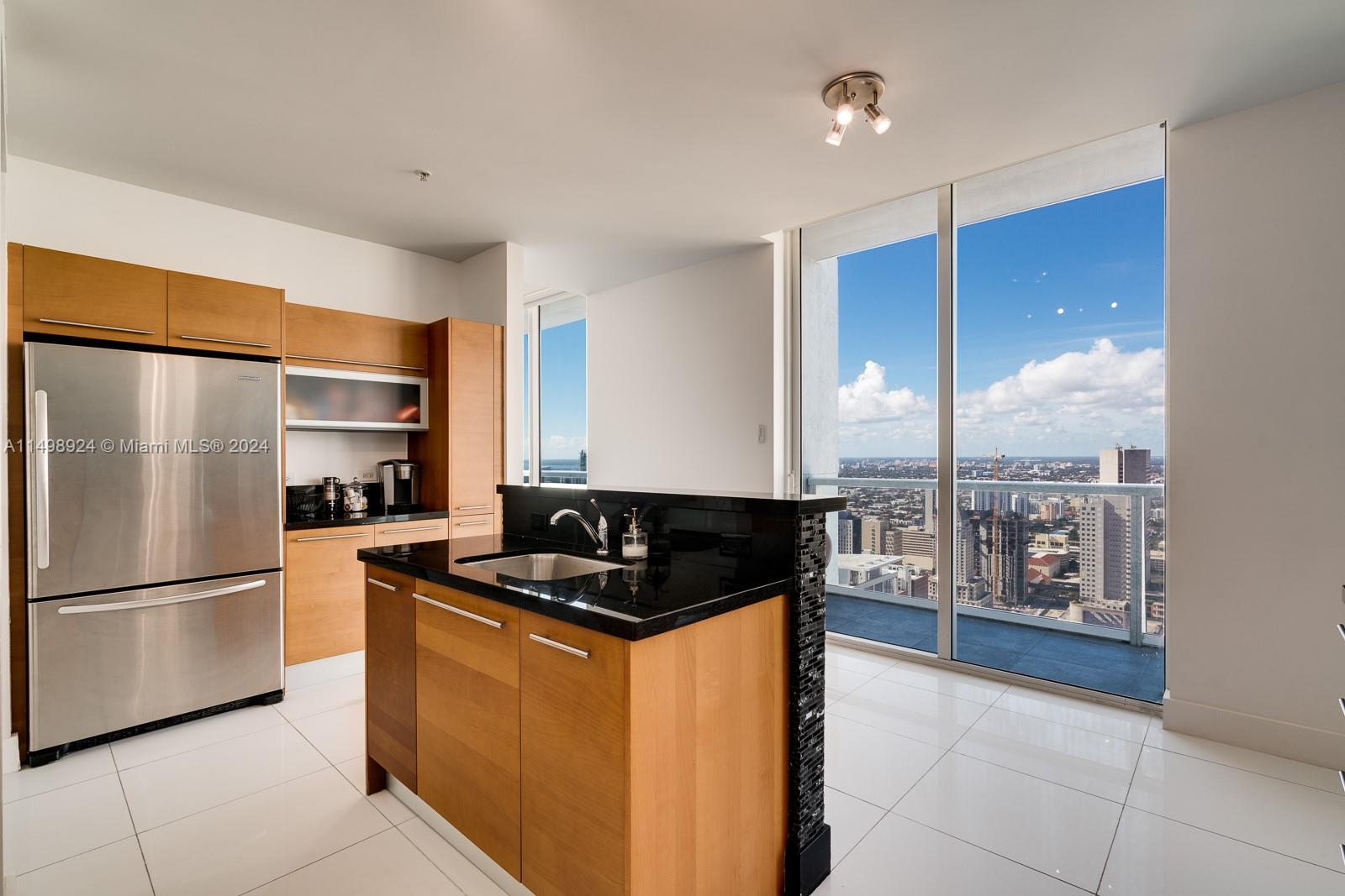 253 NE 2nd St PH4904, Miami, Florida 33132, 3 Bedrooms Bedrooms, ,5 BathroomsBathrooms,Residential,For Sale,253 NE 2nd St PH4904,A11498924