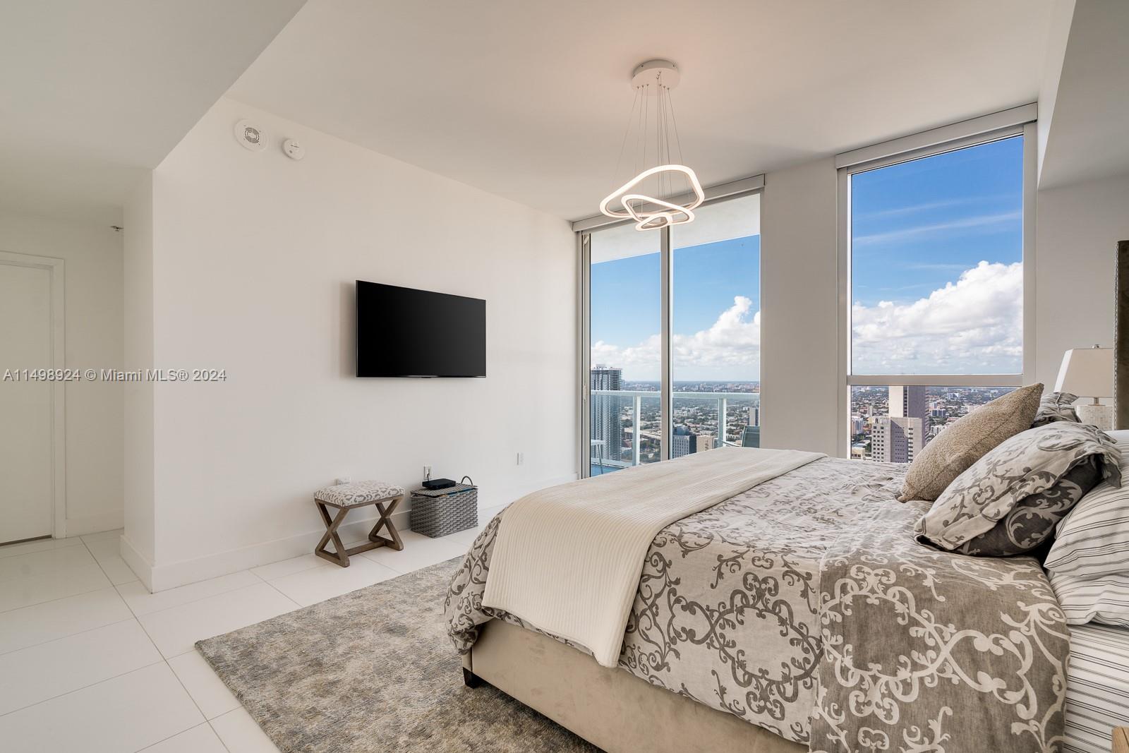 Primary suite