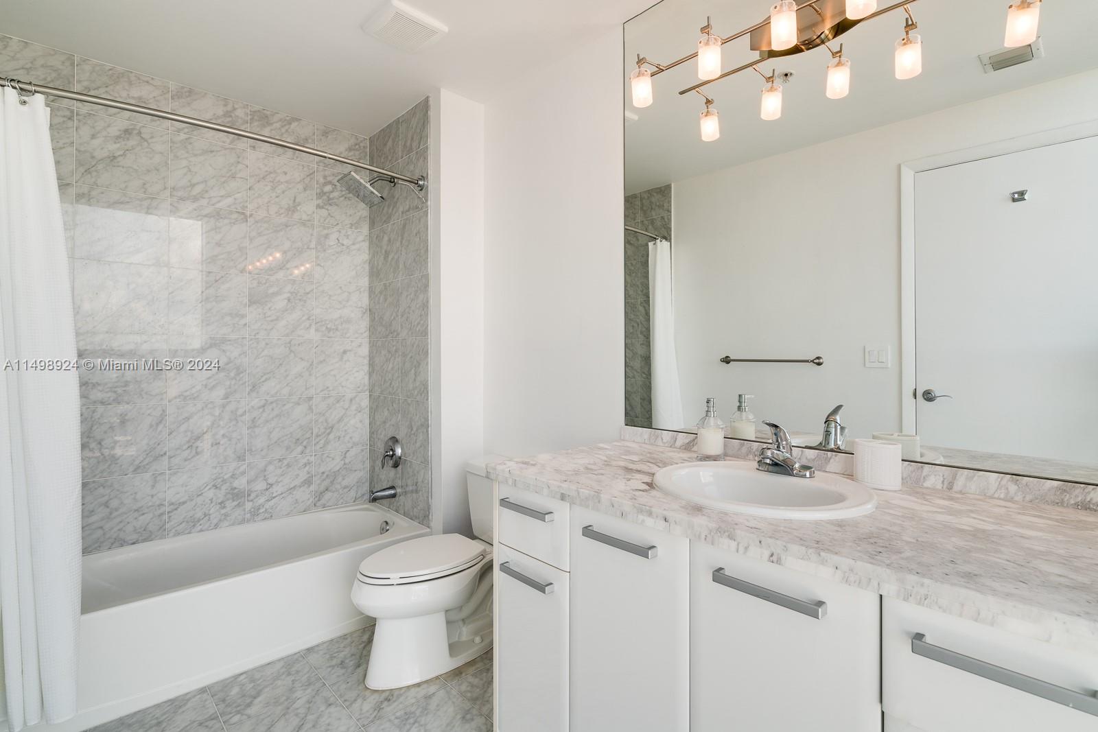 253 NE 2nd St PH4904, Miami, Florida 33132, 3 Bedrooms Bedrooms, ,5 BathroomsBathrooms,Residential,For Sale,253 NE 2nd St PH4904,A11498924