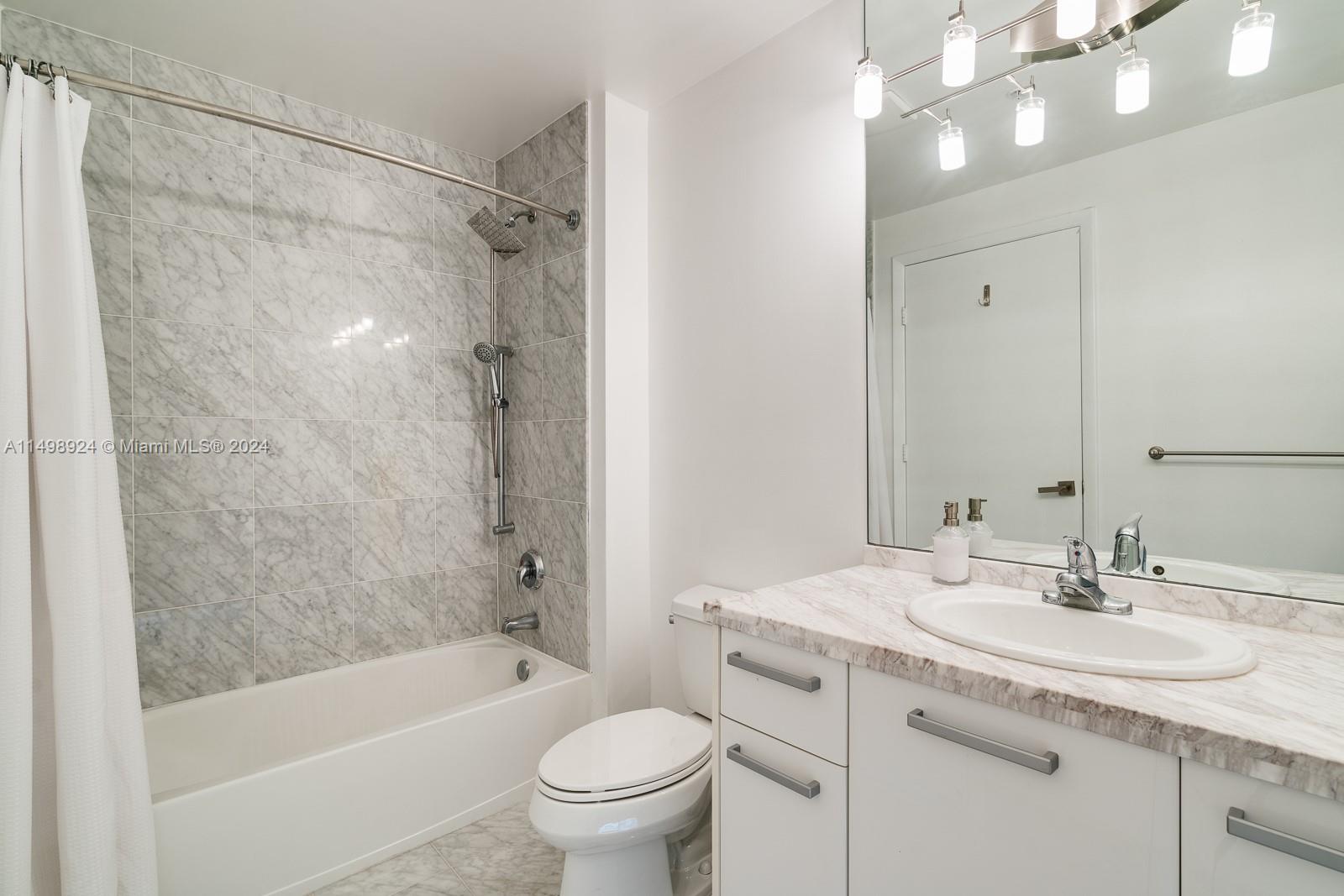 253 NE 2nd St PH4904, Miami, Florida 33132, 3 Bedrooms Bedrooms, ,5 BathroomsBathrooms,Residential,For Sale,253 NE 2nd St PH4904,A11498924