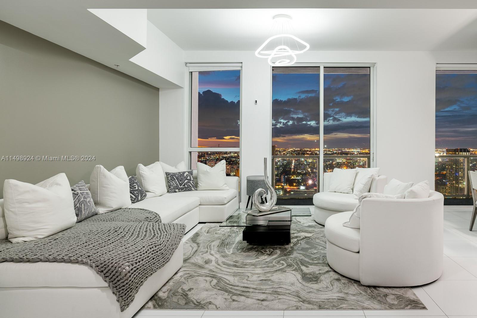 253 NE 2nd St PH4904, Miami, Florida 33132, 3 Bedrooms Bedrooms, ,5 BathroomsBathrooms,Residential,For Sale,253 NE 2nd St PH4904,A11498924