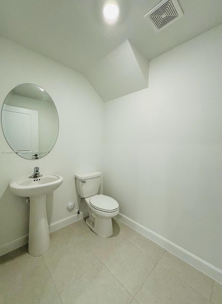 5545 NW 28th St -, Lauderhill, Florida 33308, 3 Bedrooms Bedrooms, ,2 BathroomsBathrooms,Residentiallease,For Rent,5545 NW 28th St -,A11498143