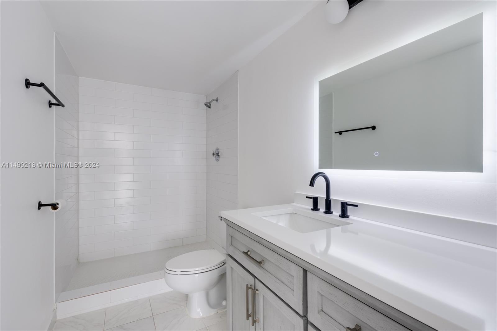 600 Three Islands Blvd 419, Hallandale Beach, Florida 33009, 2 Bedrooms Bedrooms, ,2 BathroomsBathrooms,Residential,For Sale,600 Three Islands Blvd 419,A11499218