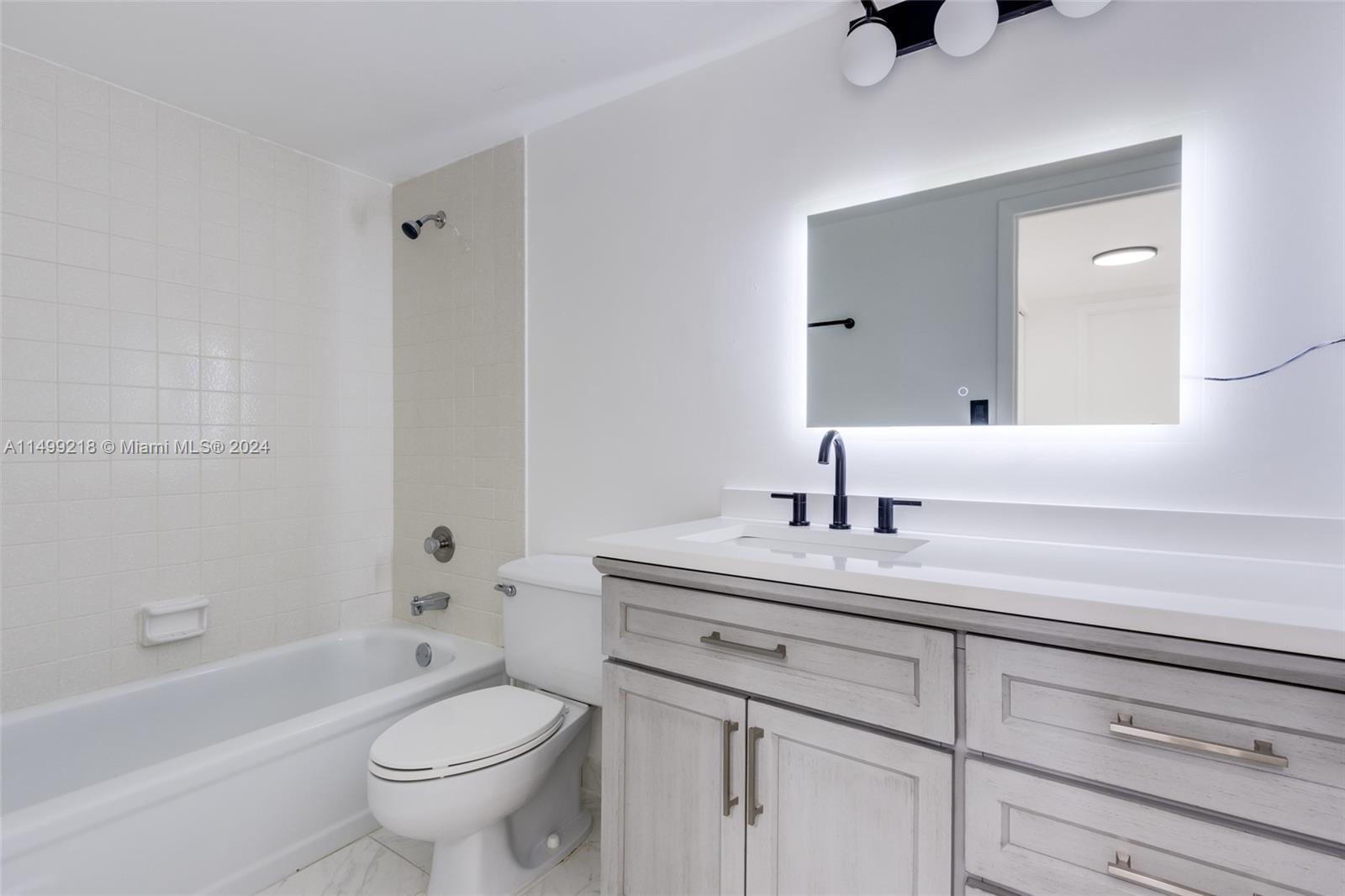 600 Three Islands Blvd 419, Hallandale Beach, Florida 33009, 2 Bedrooms Bedrooms, ,2 BathroomsBathrooms,Residential,For Sale,600 Three Islands Blvd 419,A11499218
