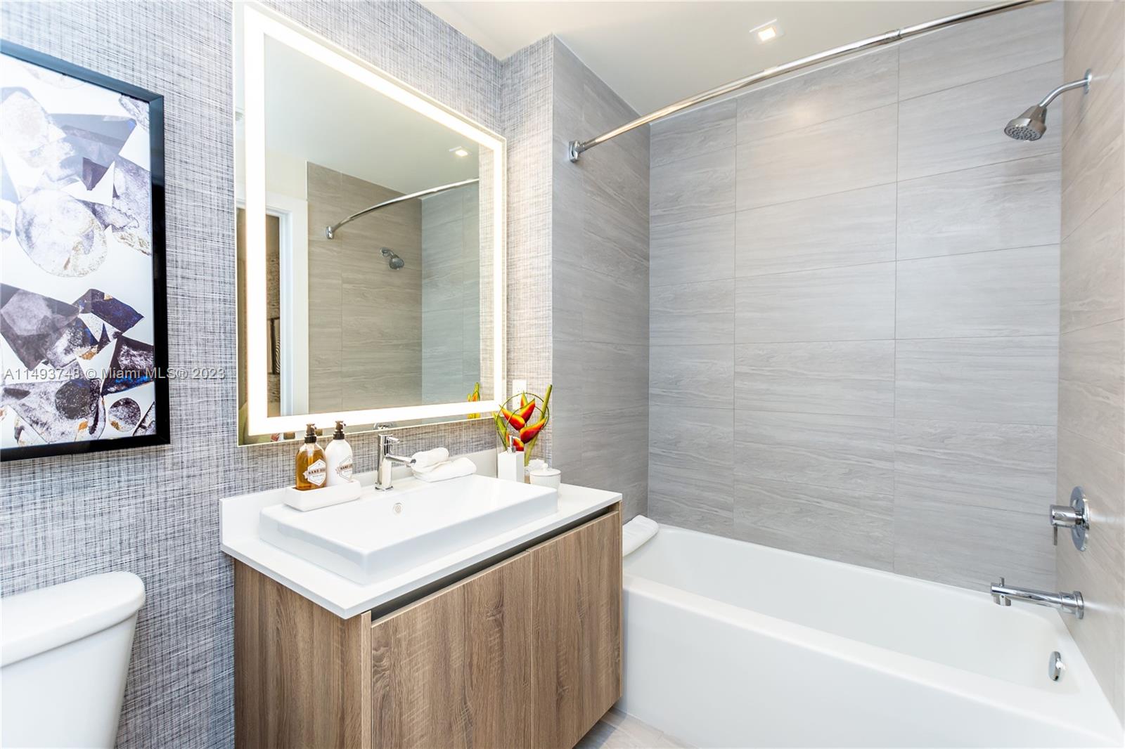 2960 NE 207th St 908, Aventura, Florida 33180, 1 Bedroom Bedrooms, ,2 BathroomsBathrooms,Residential,For Sale,2960 NE 207th St 908,A11493748