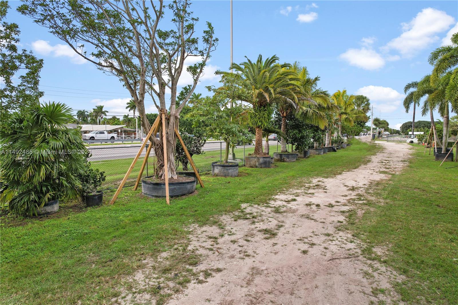 EASY ACCESS THRU OUT THE FRONT PORTION OF PROPERTY..THE BACK 2.5 ACRES IS MOSTLY FG PRODUCT ALL IRRIGATED