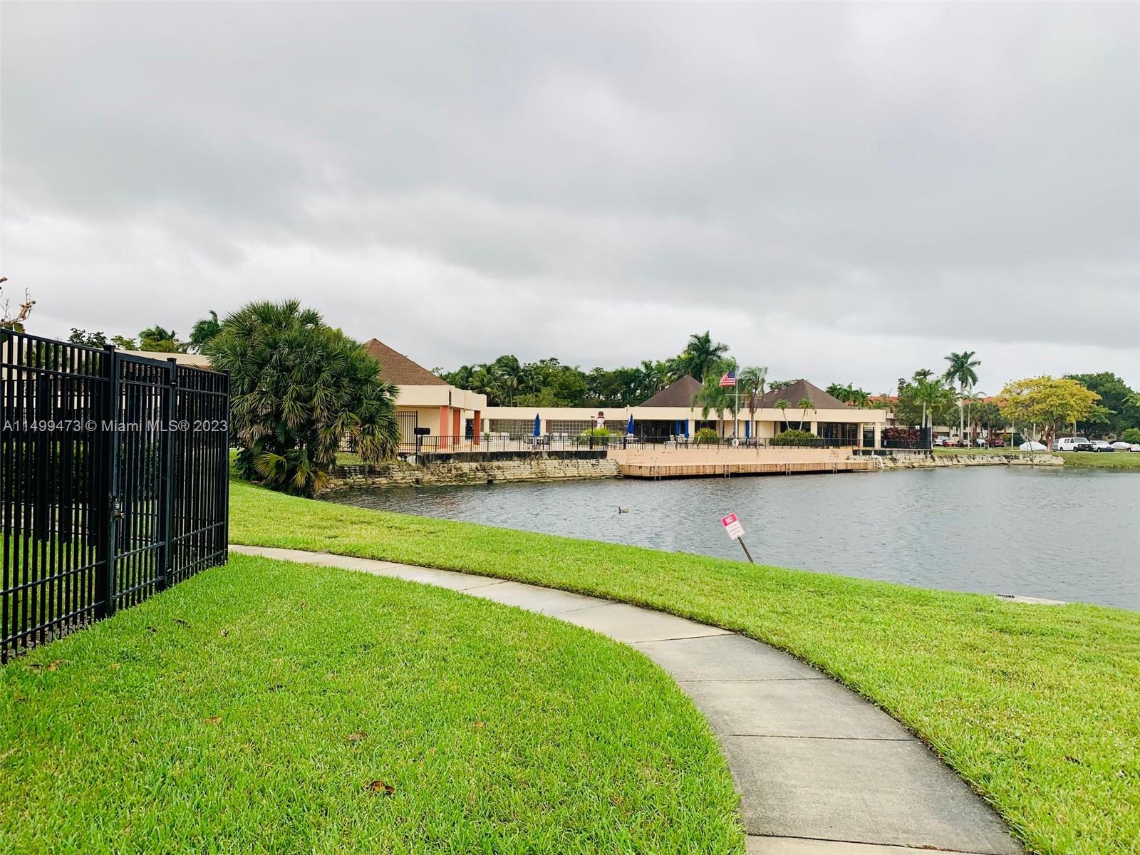 2900 Sunrise Lakes Dr, Sunrise, FL, 33322 United States, 1 Bedroom Bedrooms, ,1 BathroomBathrooms,Residential,For Sale,Sunrise Lakes Dr,A11499473