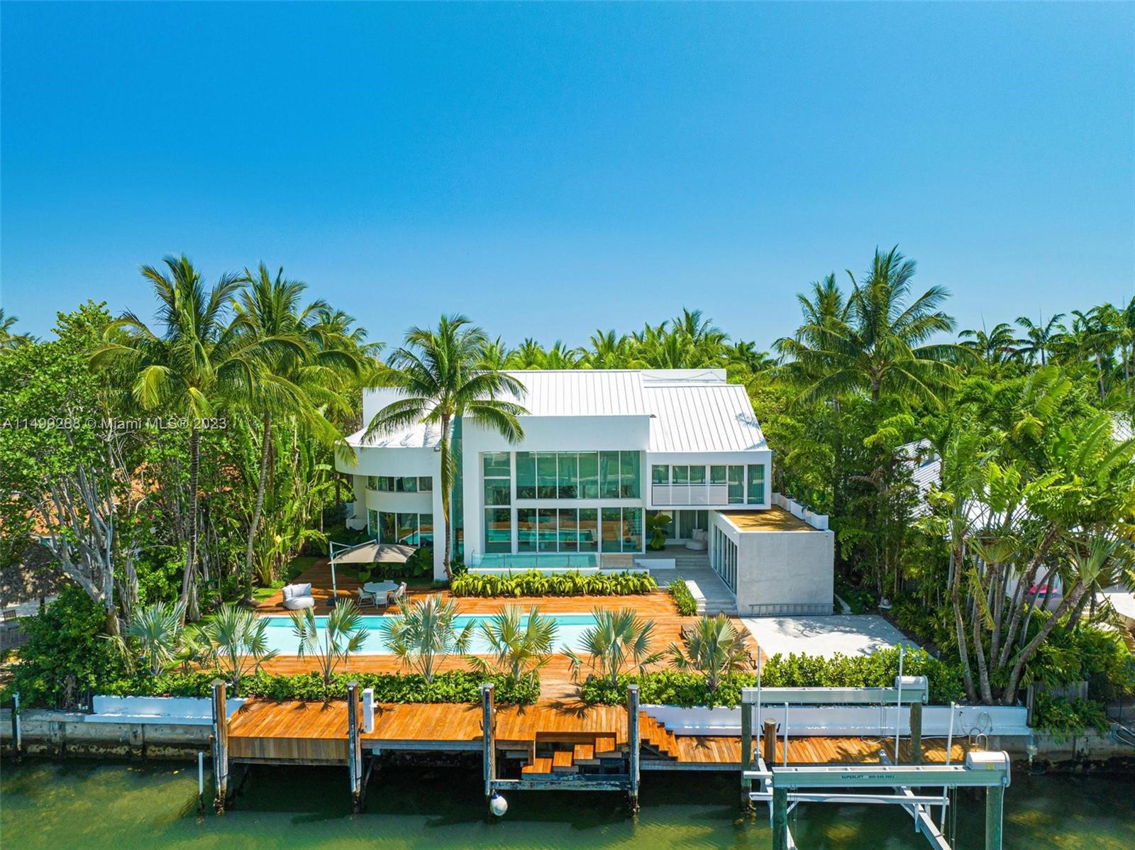 House for Sale in Key Biscayne, FL