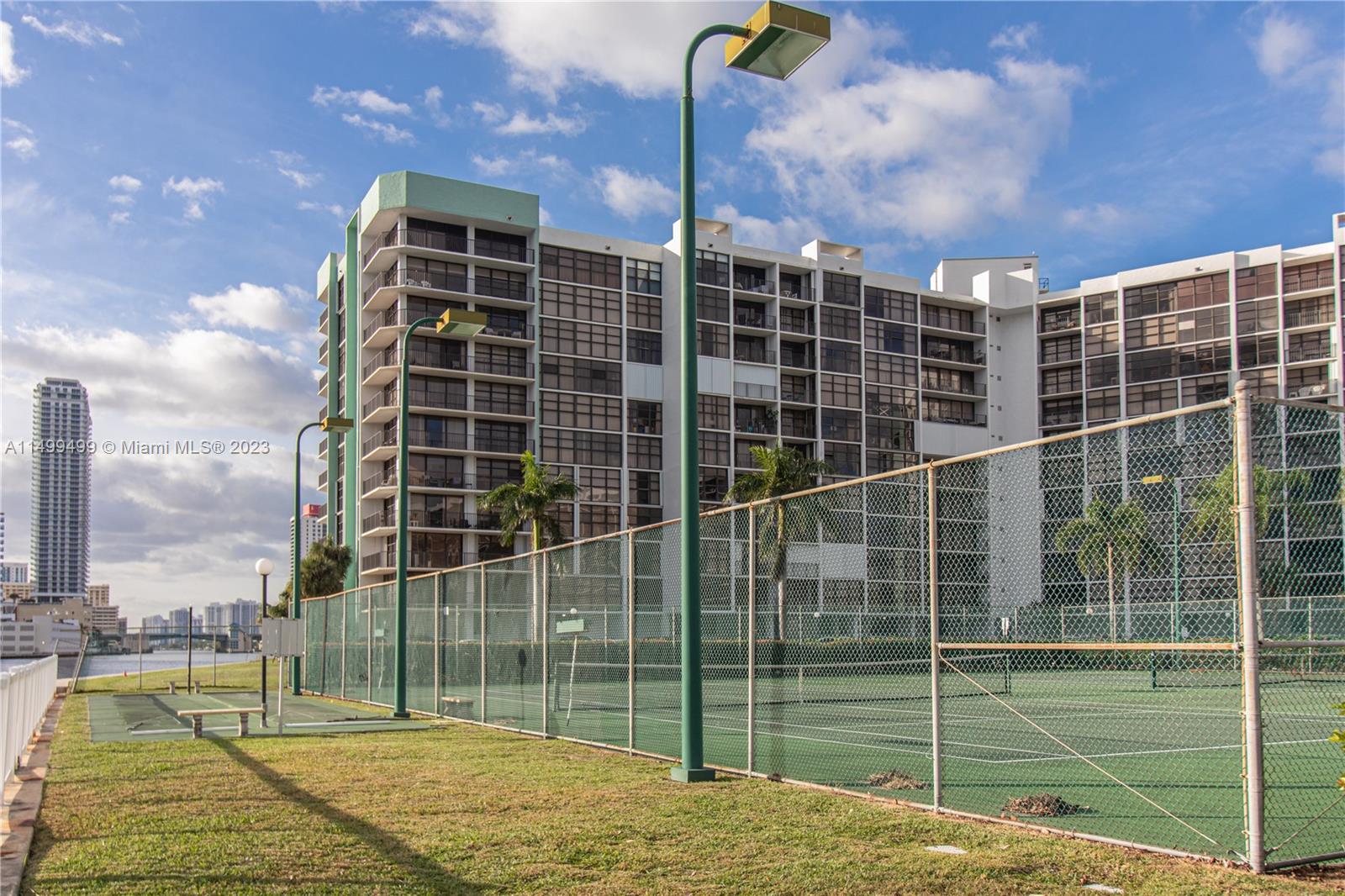 400 Leslie Dr 209, Hallandale Beach, Florida 33009, 2 Bedrooms Bedrooms, ,2 BathroomsBathrooms,Residential,For Sale,400 Leslie Dr 209,A11499499