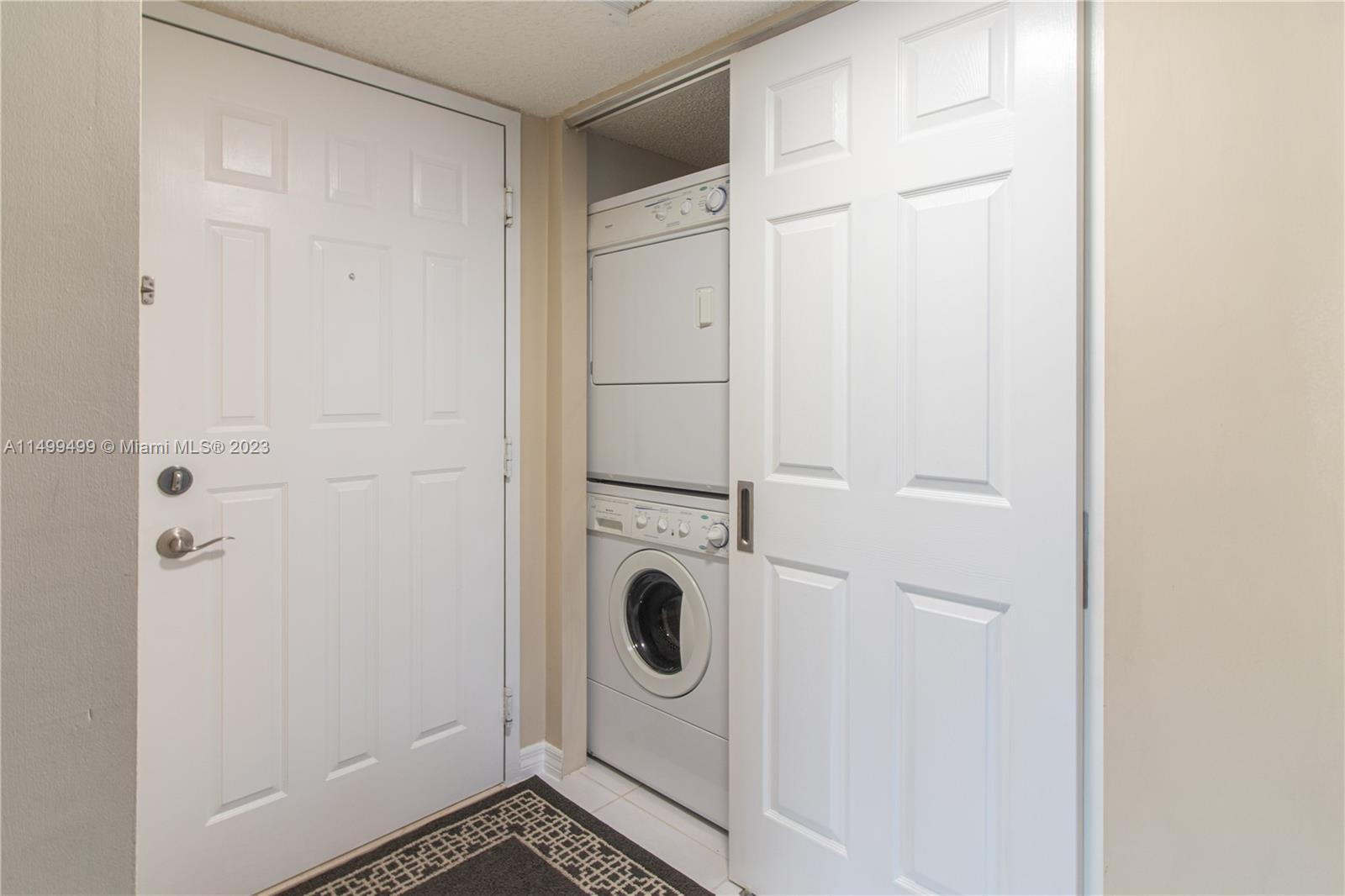 400 Leslie Dr 209, Hallandale Beach, Florida 33009, 2 Bedrooms Bedrooms, ,2 BathroomsBathrooms,Residential,For Sale,400 Leslie Dr 209,A11499499