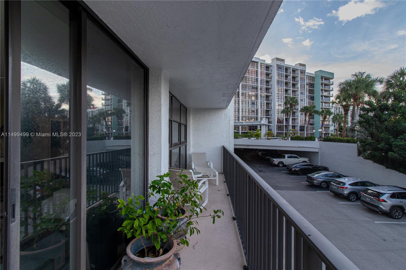 400 Leslie Dr 209, Hallandale Beach, Florida 33009, 2 Bedrooms Bedrooms, ,2 BathroomsBathrooms,Residential,For Sale,400 Leslie Dr 209,A11499499
