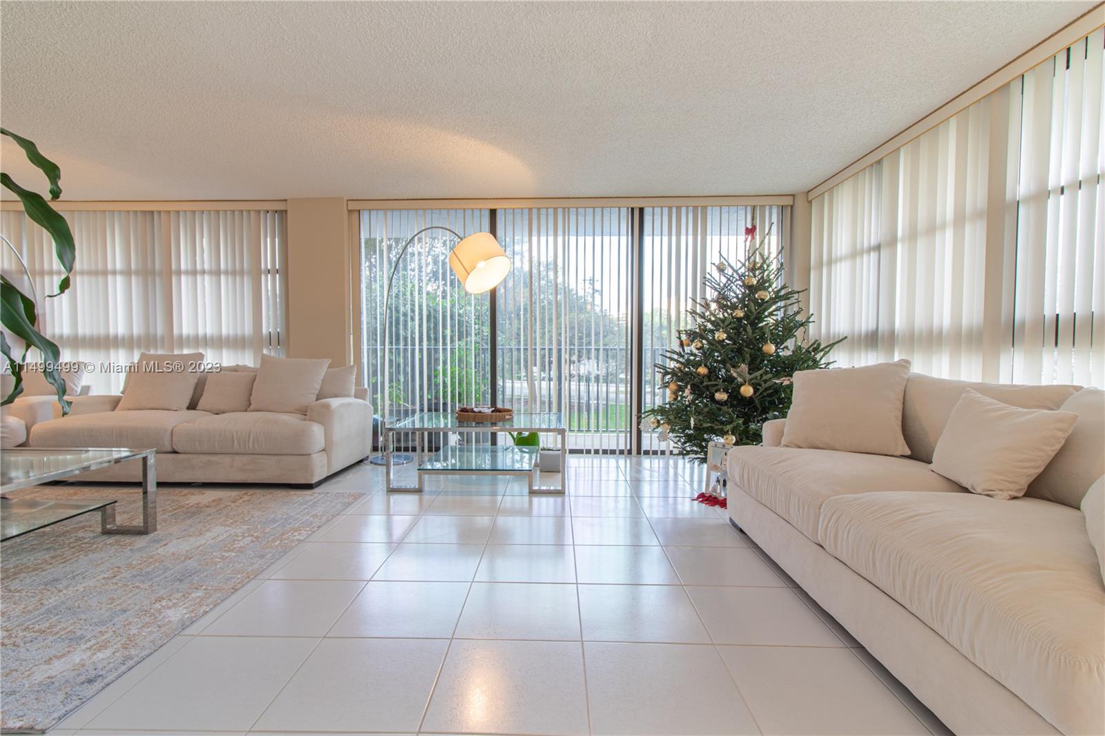 400 Leslie Dr 209, Hallandale Beach, Florida 33009, 2 Bedrooms Bedrooms, ,2 BathroomsBathrooms,Residential,For Sale,400 Leslie Dr 209,A11499499