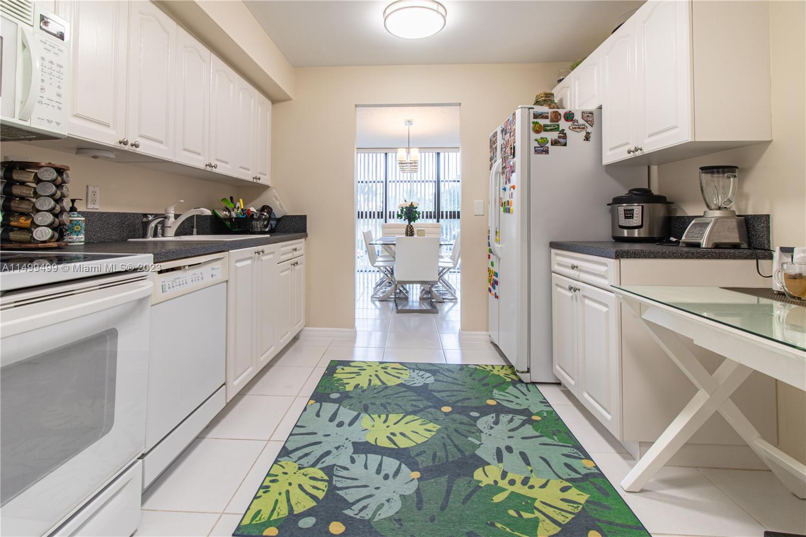 400 Leslie Dr 209, Hallandale Beach, Florida 33009, 2 Bedrooms Bedrooms, ,2 BathroomsBathrooms,Residential,For Sale,400 Leslie Dr 209,A11499499