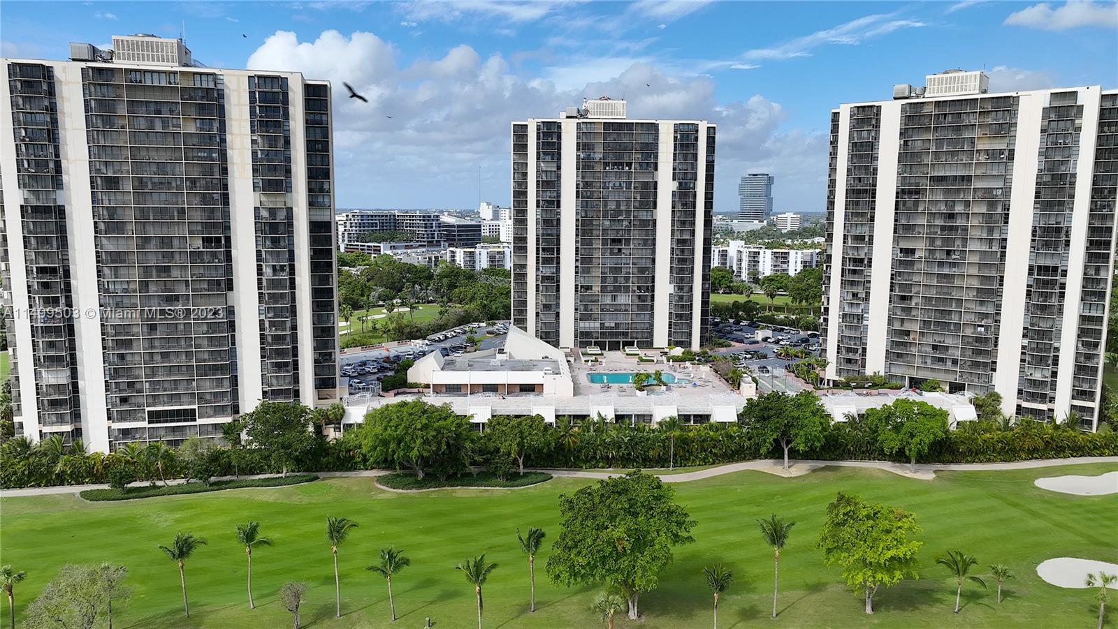 20335 Country Club Dr, Aventura, FL, 33180 United States, 2 Bedrooms Bedrooms, ,2 BathroomsBathrooms,Residential,For Sale,Country Club Dr,A11499503