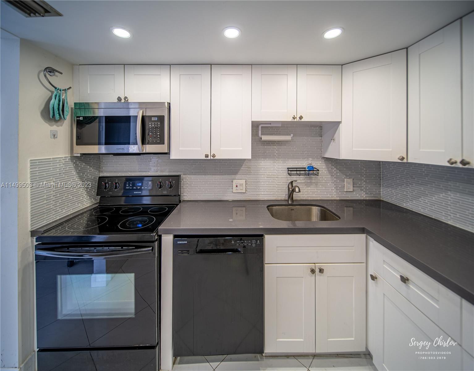 20335 Country Club Dr, Aventura, FL, 33180 United States, 2 Bedrooms Bedrooms, ,2 BathroomsBathrooms,Residential,For Sale,Country Club Dr,A11499503