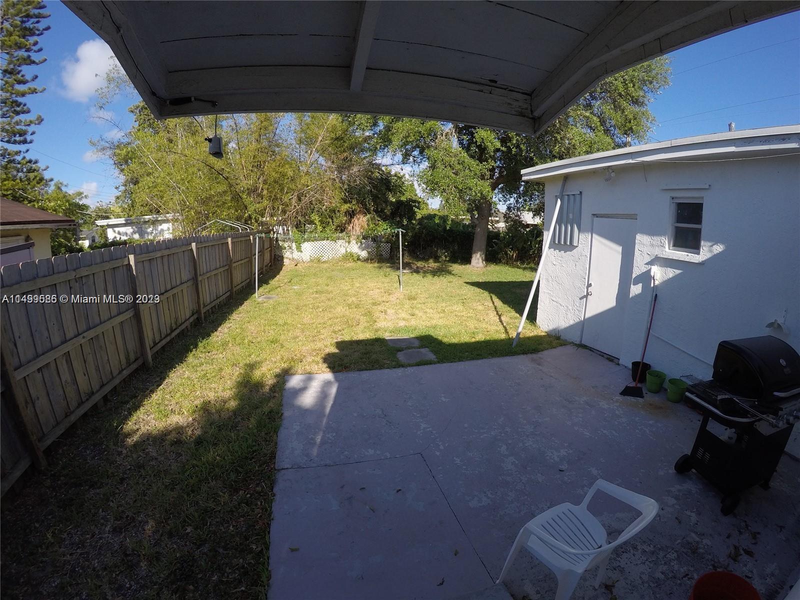 Hallandale Beach, Florida 33009, 3 Bedrooms Bedrooms, ,2 BathroomsBathrooms,Residential,For Sale,A11499586