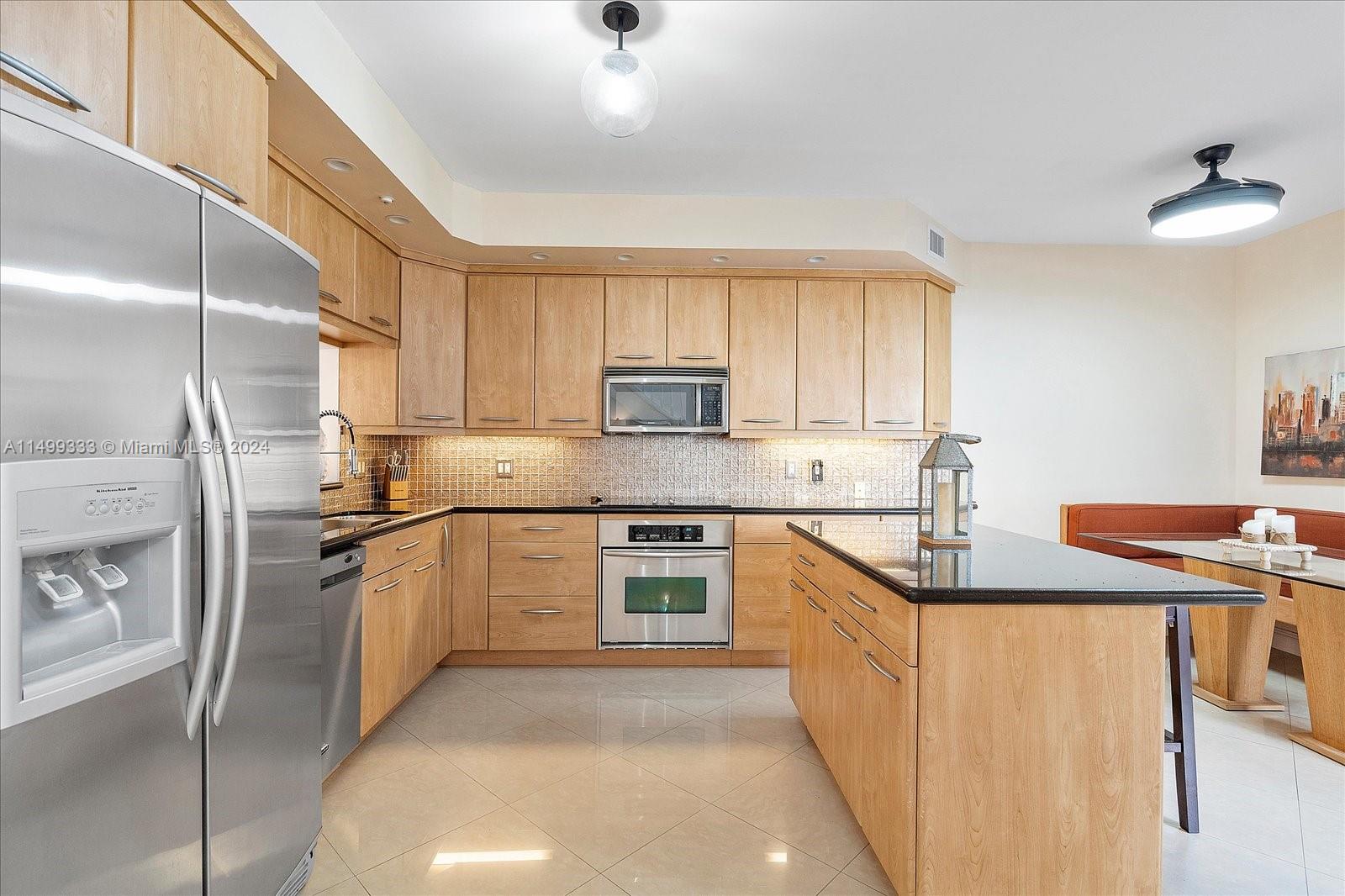 3620 Yacht Club Dr, Aventura, FL, 33180 United States, 2 Bedrooms Bedrooms, ,2 BathroomsBathrooms,Residential,For Sale,Yacht Club Dr,A11499333