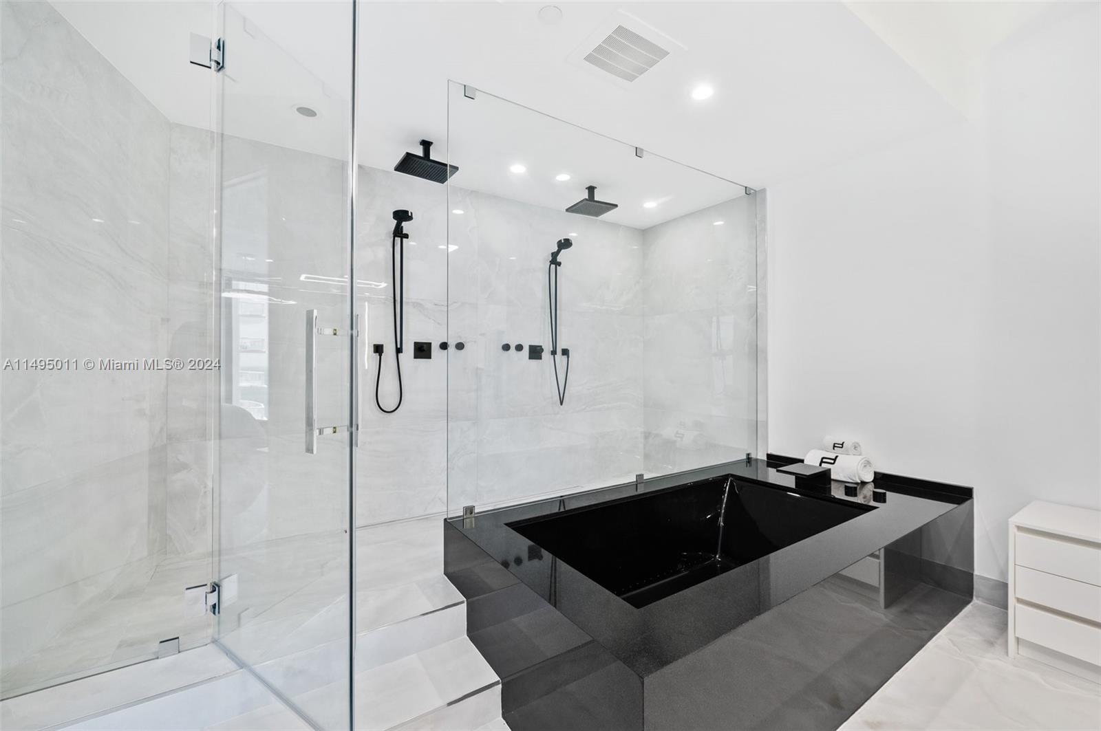 18555 Collins Ave 2105, Sunny Isles Beach, Florida 33160, 4 Bedrooms Bedrooms, ,4 BathroomsBathrooms,Residential,For Sale,18555 Collins Ave 2105,A11495011